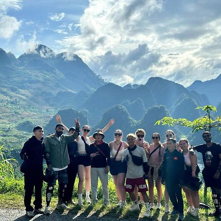 Bong Hostel Ha Giang Loop エクステリア 写真