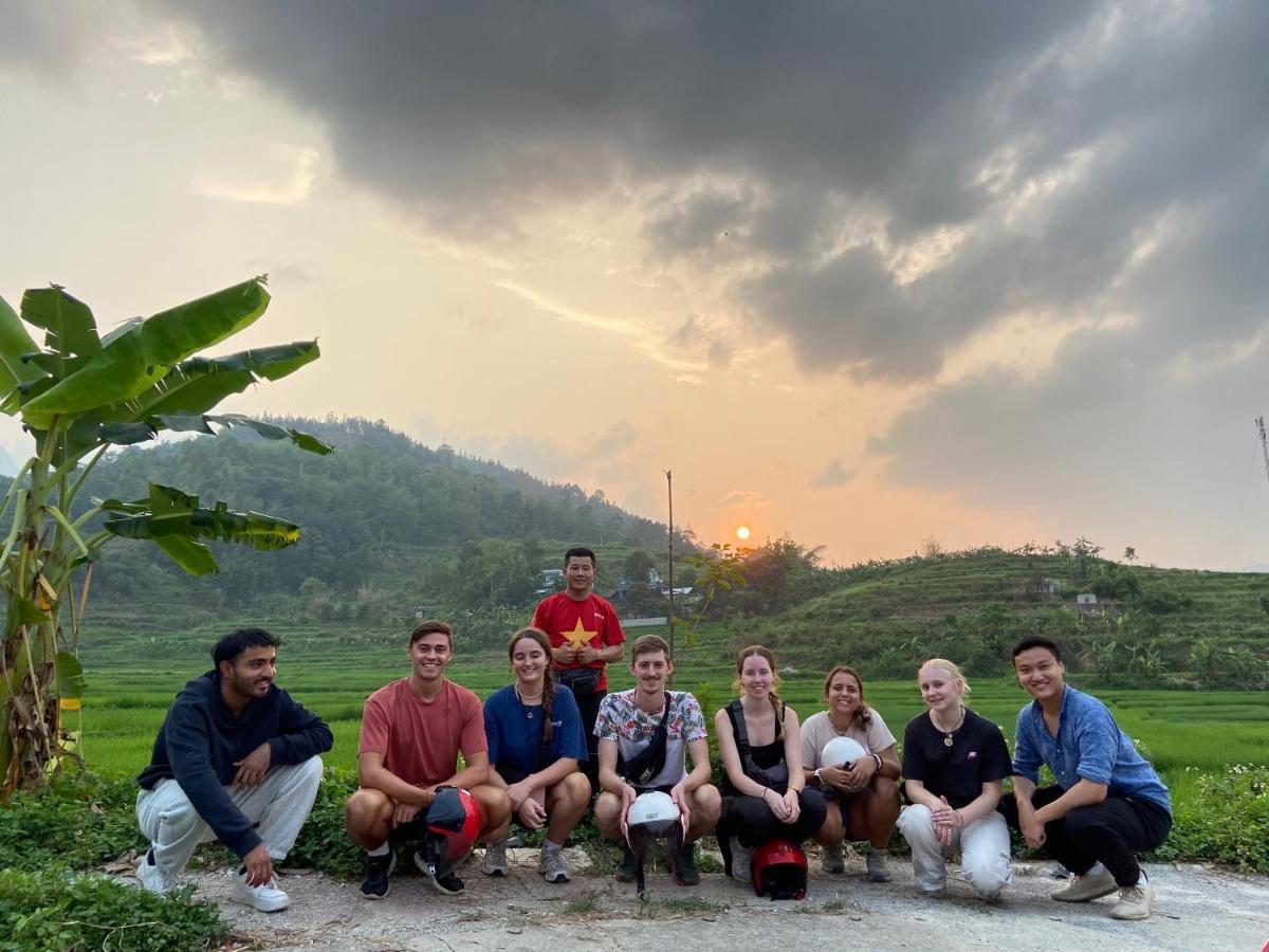 Bong Hostel Ha Giang Loop エクステリア 写真