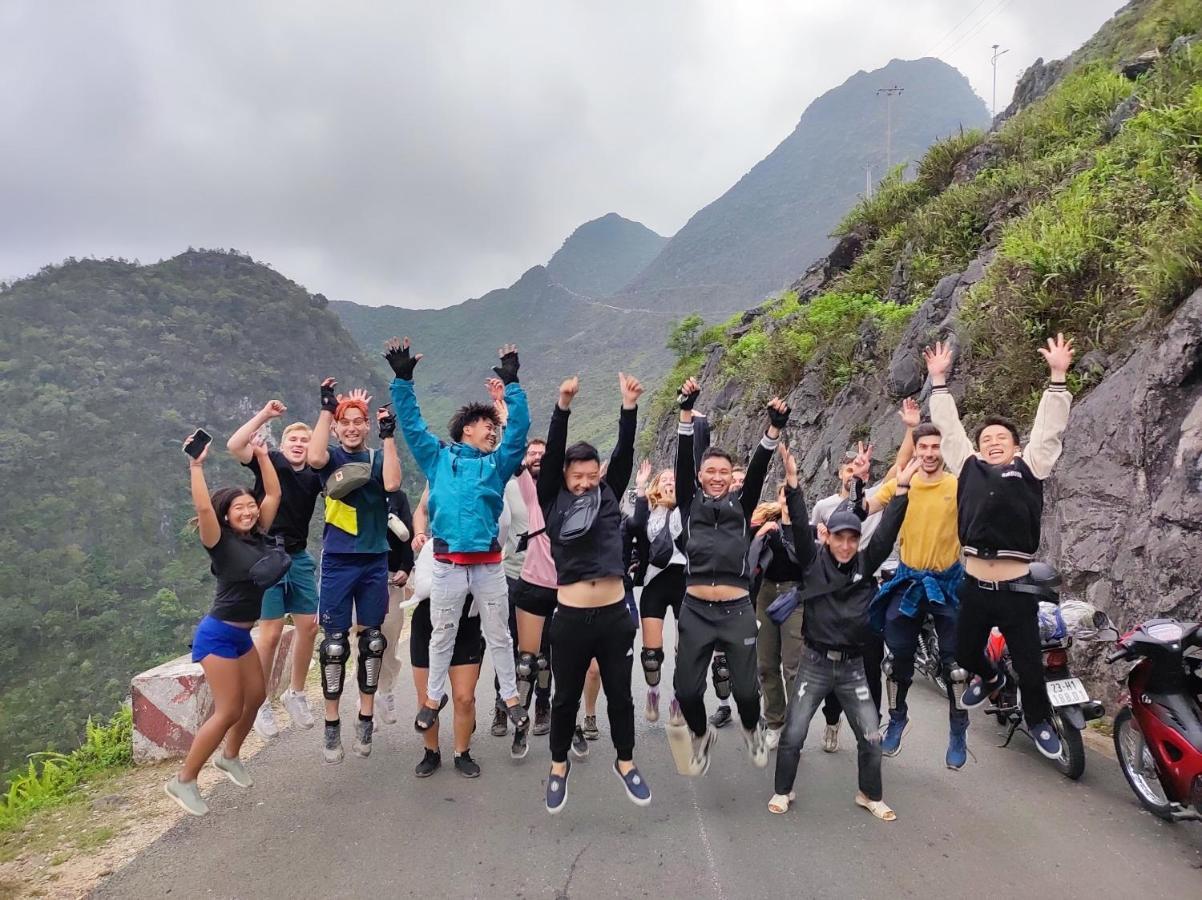 Bong Hostel Ha Giang Loop エクステリア 写真